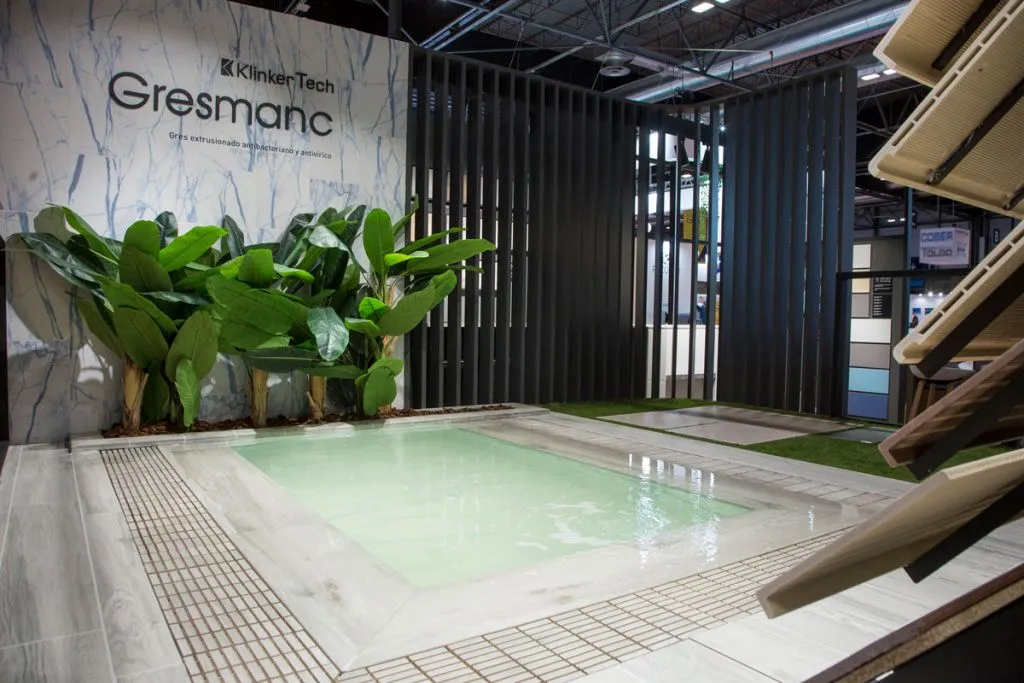 В недавно проходившей в Мадриде выставке Tecnova Piscinas приняла участие Gresmanc Group, представив свои очередные новинки.