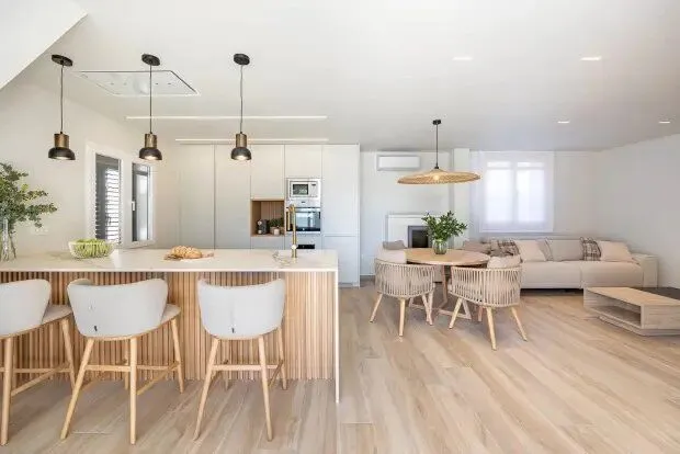Плитка TAU Cerámica в интерьере и экстерьере проекта Casa Nuvart
